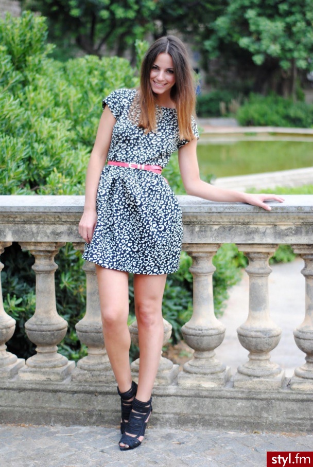Sukienki Moda