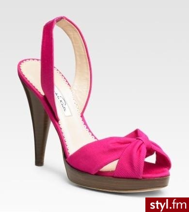 Sandałki w kolorze mocnej fuksji od Oscar de la Rent'a - 645$ - Pozostałe Buty Moda