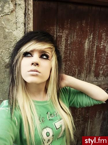 blond - brunetes girl emo - EMO Alternatywne Średnie Fryzury