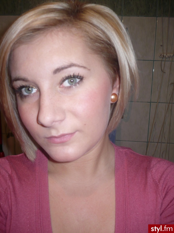 Średnie Fryzury