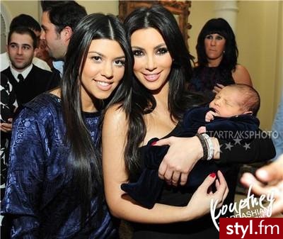 Kardashian. Khloe & Kim & Kourt & mały Maonson - Misz-masz