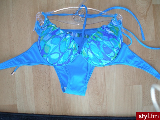 Bikini firmy SELF COLLETION !! HIT LATA 2010!!. Sprzedam Bikini firmy SELF COLLETION. Nie uzywany!! sprzedaje, poniewaz był zamawiany przez allegro ale jest za duży.
  Przedmiotem aukcji są stroje dwuczęściowe. Majteczki typu figi wiązane na bokach, dlat - Misz-masz