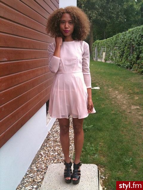 Sukienki Moda
