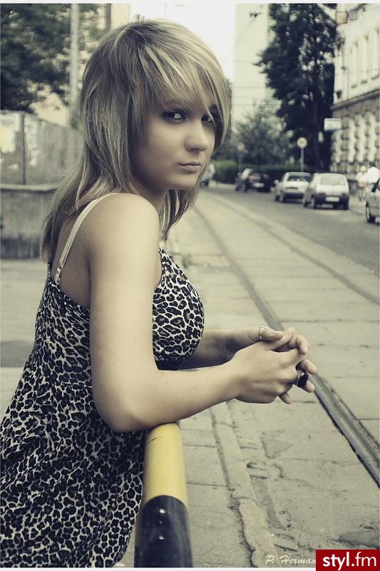 Średnie Fryzury