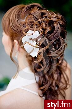 - Wieczorowe Średnie Fryzury
