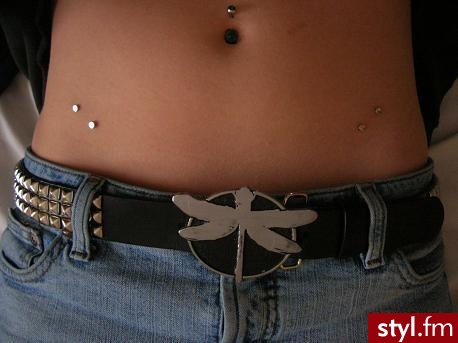 piercing. piercing-biodro-hip - Modyfikacje ciała
