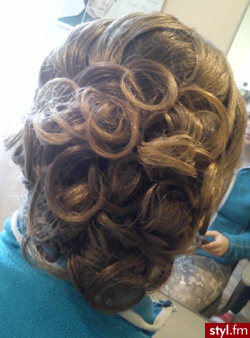 Blond Upięcie Kręcone Ślubne Średnie Fryzury
