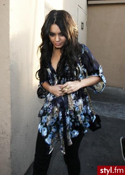 Vanessa Hudgens. Uwielbiam jej tuniczkę :) - Moda uliczna Inne Moda