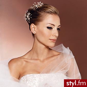 Ślubne Średnie Fryzury