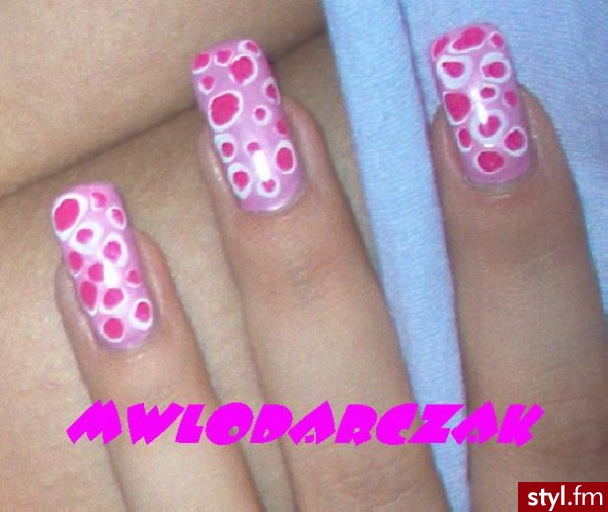 Autor: mwlodarczak moje paznokietki w kropeczki. Autor: <b>mwlodarczak</b><br /> - Paznokcie