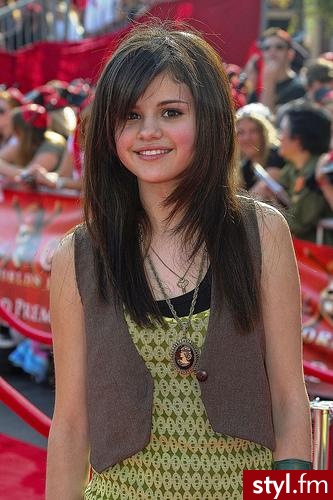 Selena - Długie Fryzury