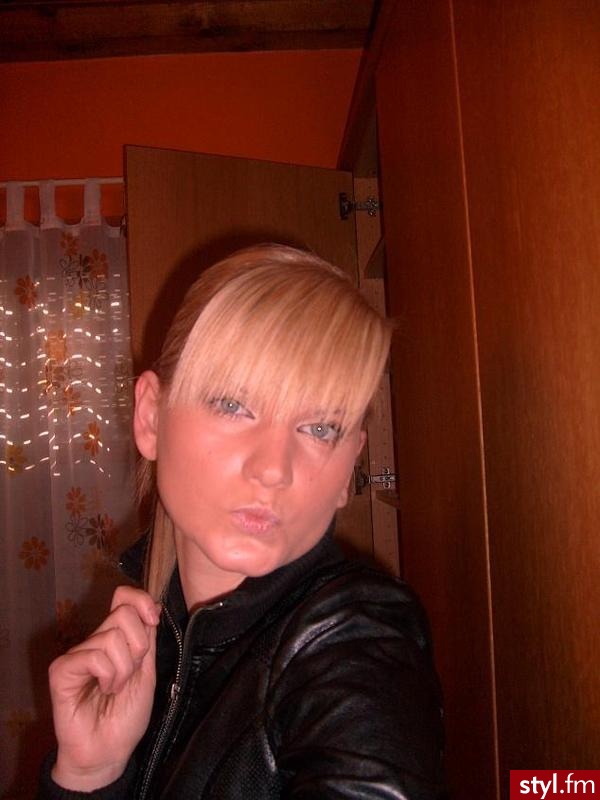 Średnie Fryzury
