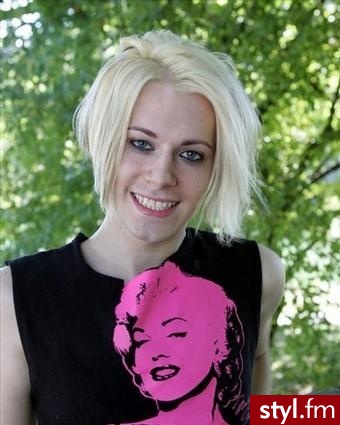 To jest chris crocker kolega jeffreego star..^^
<3
;*** - Średnie Męskie Fryzury