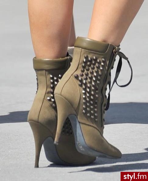 Kim & Kourtney Kardashian - Moda uliczna Inne Moda