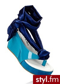 Bonprix Sandały niebieski 910564_19398 - Klapki Buty Moda