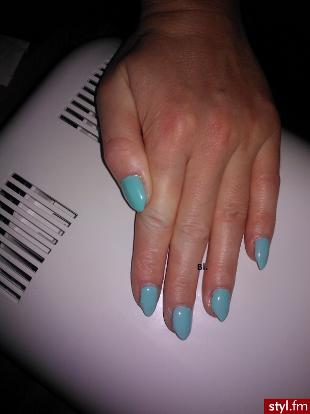 https://www.facebook.com/pages/Blondi-Nails/401325363307849 - Paznokcie