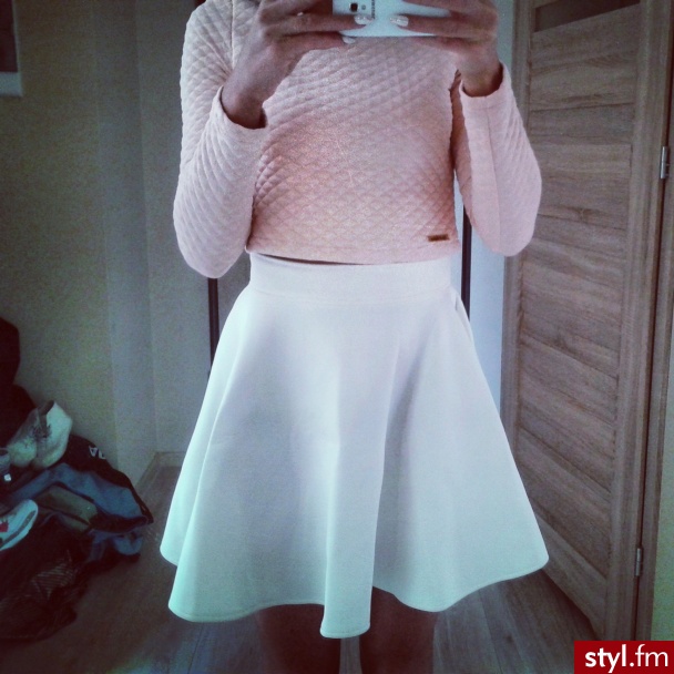 Średnie Spódnice Moda