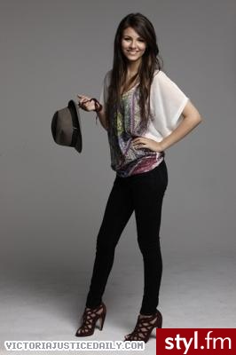 victoria justice. victoria justice - Pozostałe Ciuchy Moda