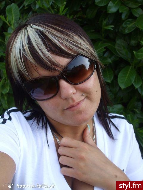 Średnie Fryzury