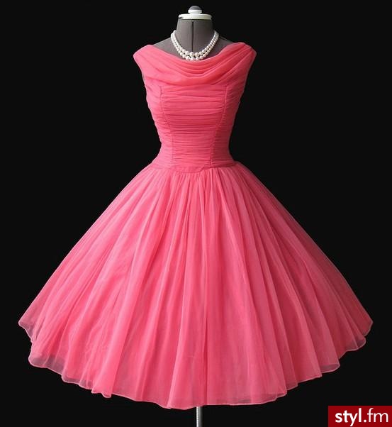 Sukienki Moda