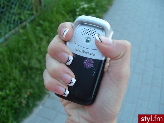 paznokcie. Paznokcie kumpeli:*, moje dzieło na bal;) Trochę zniszczone bo już po przeżyciach:P - Paznokcie