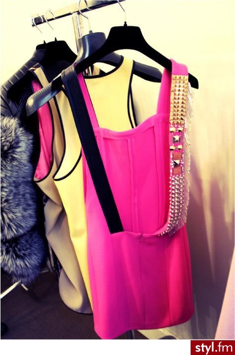 Sukienki Moda