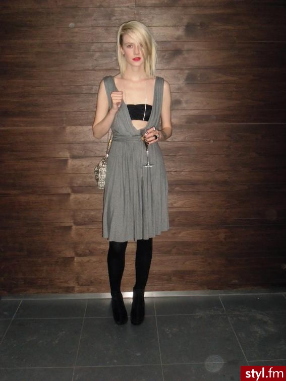 Jeżeli zdjęcie znajduje się już w galerii poproszę o link - Moda uliczna Inne Moda