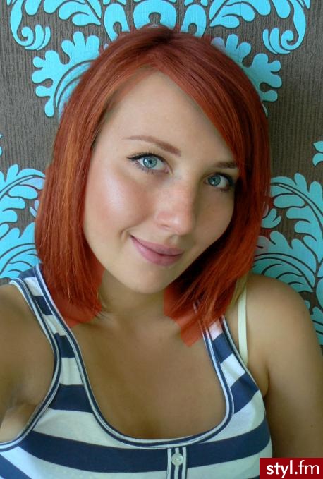 TAK CZY LEPIEJ NIE. NATURALNY CIEMNY BLOND, PROPONOWANY RUDY - Średnie Fryzury