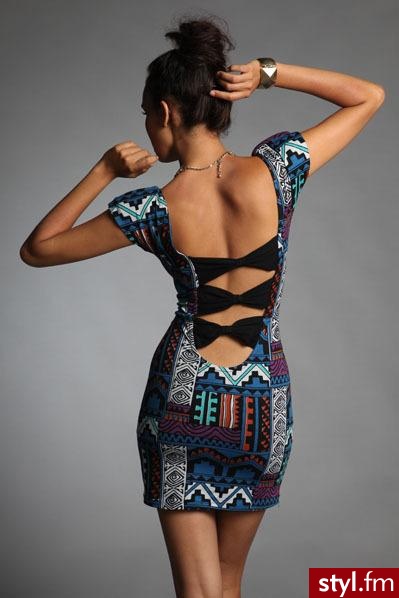 Sukienki Moda
