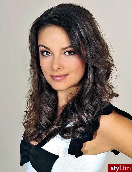 Średnie Fryzury