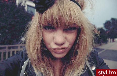 Blond Rozpuszczone Proste Na co dzień Średnie Fryzury