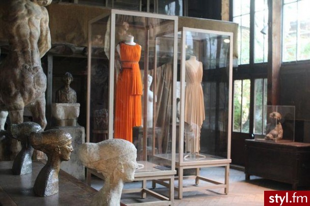 Sukienki Moda