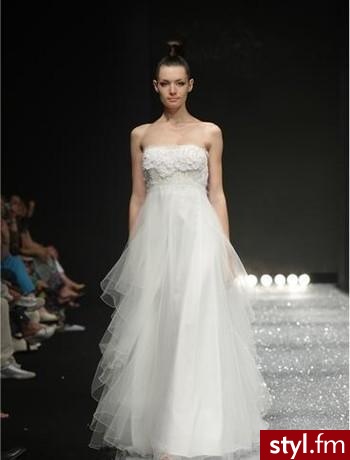say yes to the dress :). http://www.kleinfeldbridal.com/index.cfm?pid=52&item_id=12180&rowid=8&page=1 - Suknie ślubne Ślub Moda