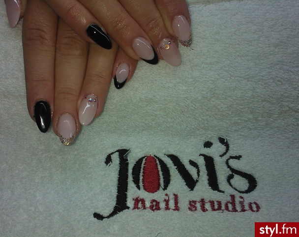 Let's create it!

www.facebook.com/jovinailstudio - Paznokcie