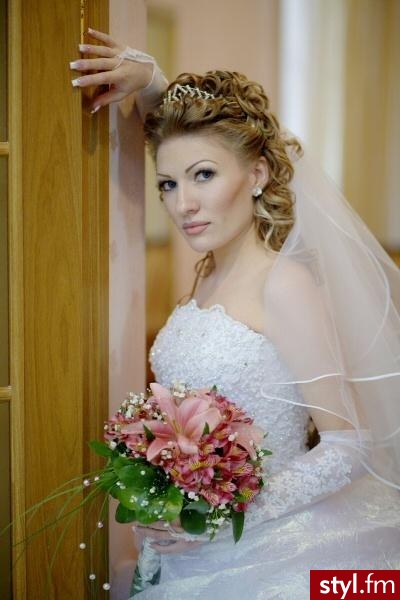  - Ślubne Średnie Fryzury