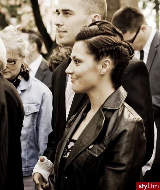 Brązowe Warkocze Proste Wieczorowe Długie Fryzury