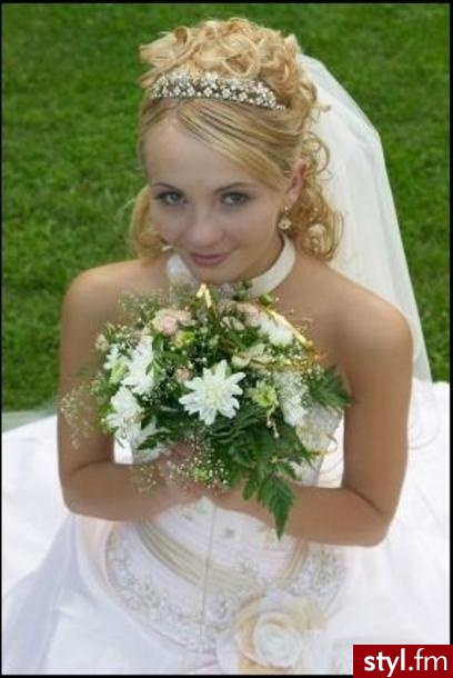 Ślubne Średnie Fryzury