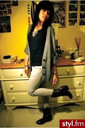Jeżeli zdjęcie znajduje się już w galerii poproszę o link - Moda uliczna Inne Moda