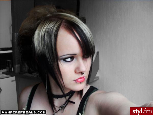 EMO Alternatywne Średnie Fryzury