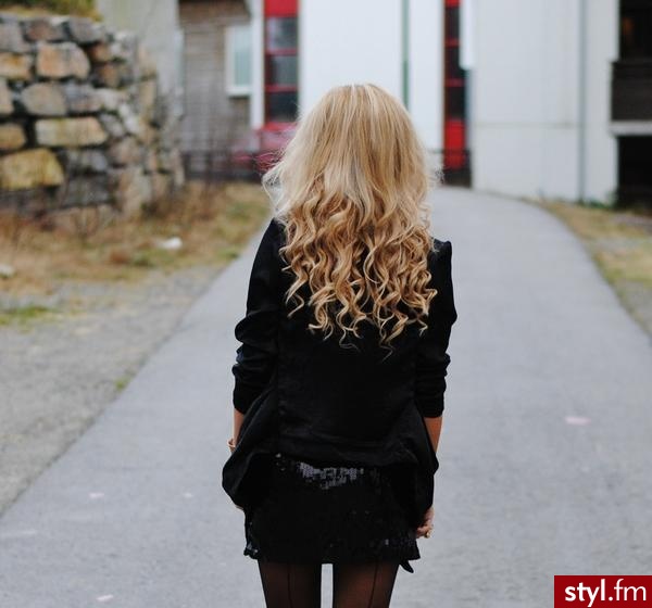 Blond Rozpuszczone Kręcone Na co dzień Długie Fryzury