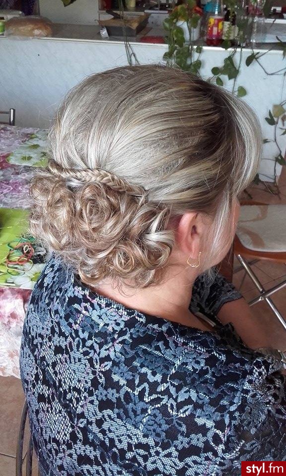 Blond Upięcie Kręcone Wieczorowe Długie Fryzury