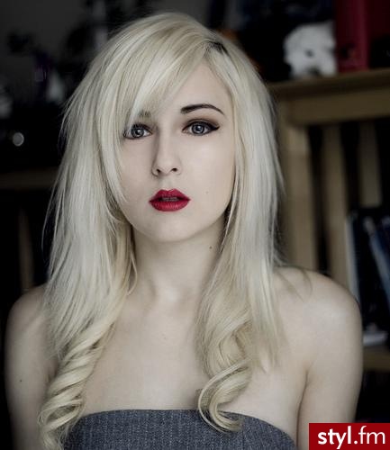 Blond Rozpuszczone Proste z grzywką Na co dzień Długie Fryzury