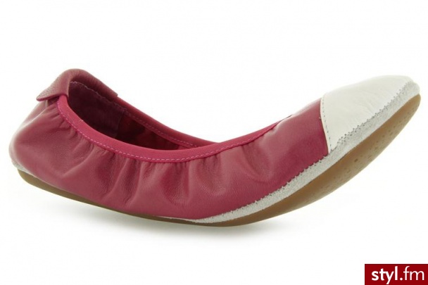 Guess BALERINKI BAYLA LAMINATED LEA BALLERINA PINK - Balerinki Buty Moda
