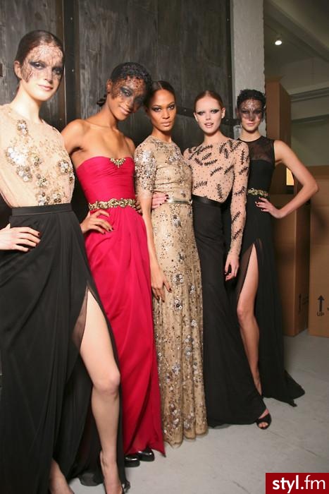Sukienki Moda