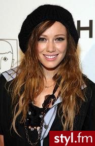 Hilary Duff - Nakrycia głowy Dodatki Moda