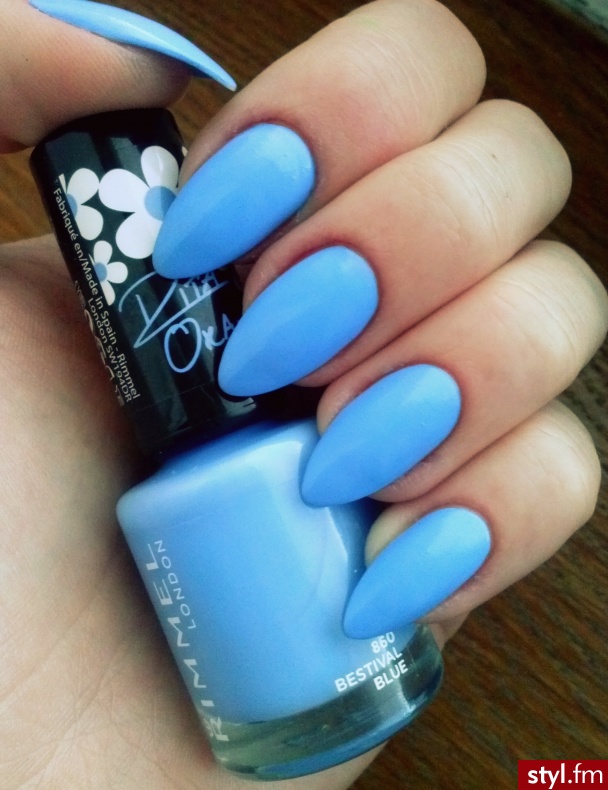 nowy i piękny RIMMEL 860 bestival blue od Rita Ora :) - Szpice Malowane farbkami Naturalne Paznokcie