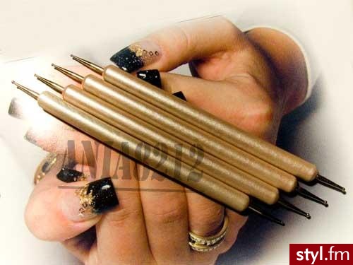 Manicure. Troche mało widać ale jest - Paznokcie