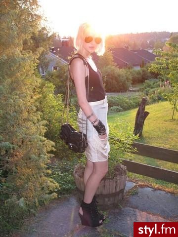 Jeżeli zdjęcie znajduje się już w galerii poproszę o link - Pozostałe Ciuchy Moda