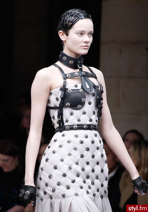 Sukienki Moda