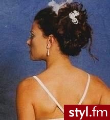 fryzura ślubna. Fryzury ślubne, wieczorowe. fryzura ślubna - Internetowy Katalog Fryzur IKF.com.pl, propozycje fryzur na każdą okazję np. fryzury farbowane - Ślubne Średnie Fryzury
